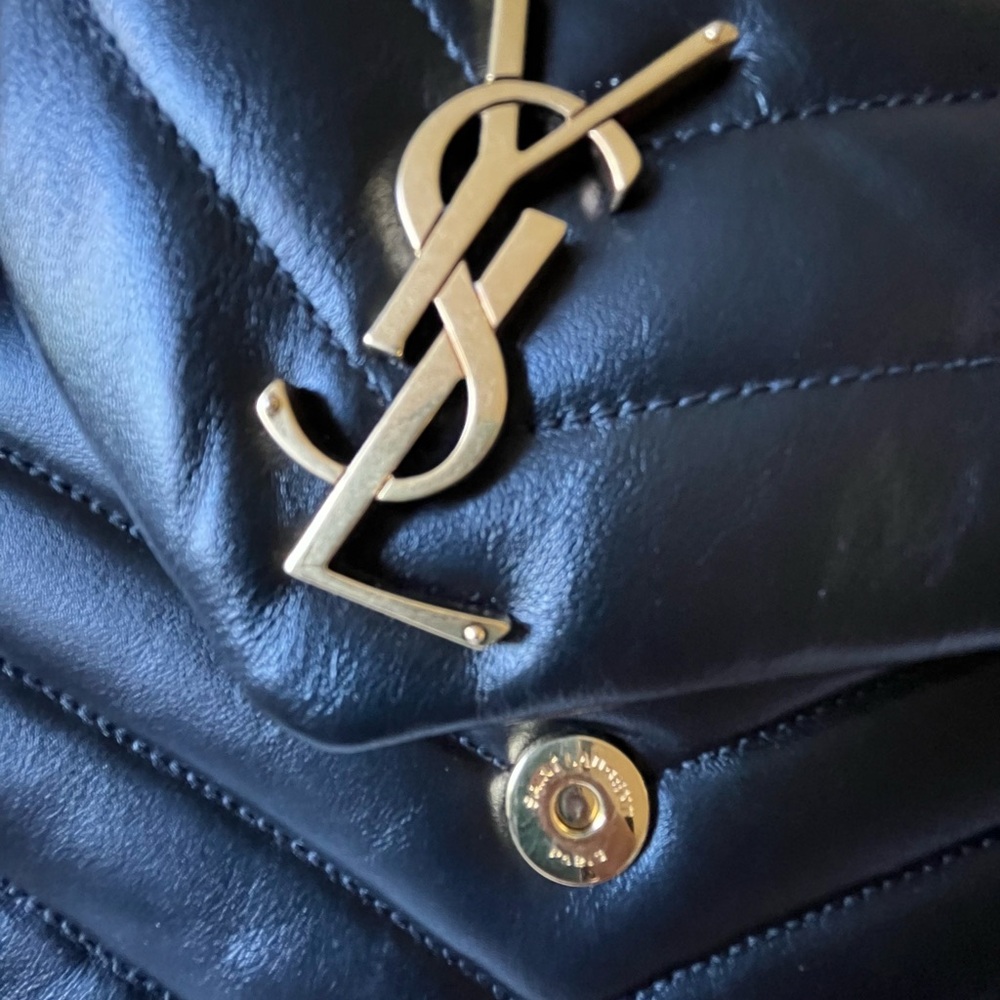 YSL Saint Laurent SMALL Lou Lou black leather with good hardware - Picture 6 of 14